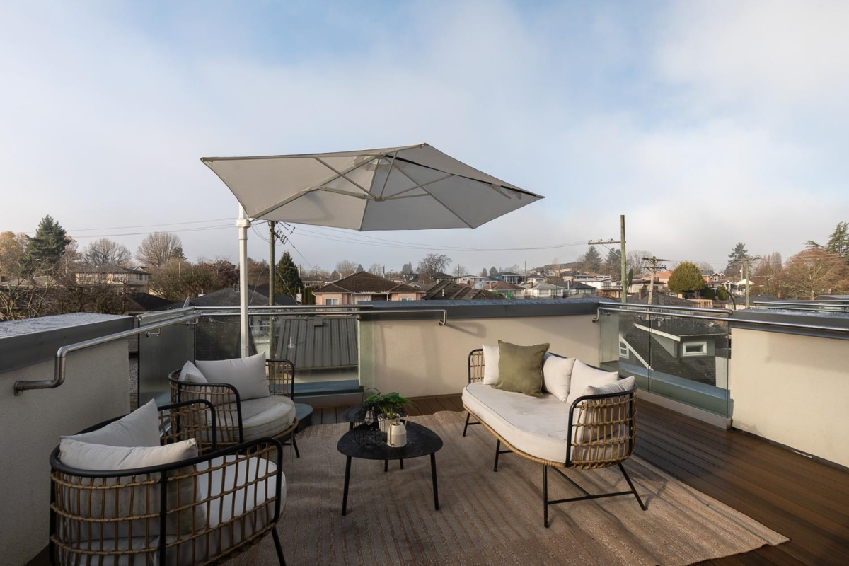 Front Yard Photo of 4717 Lanark Street, Vancouver, BC