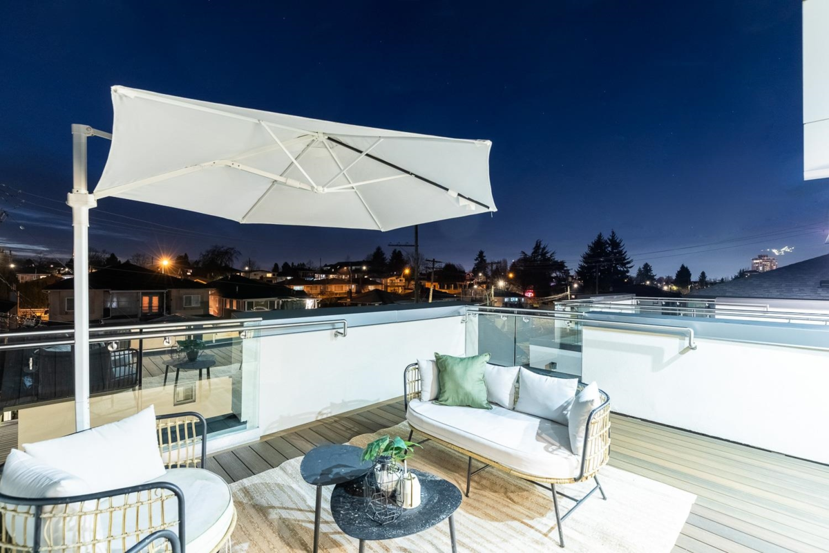 Garden / Landscaping Photo of 4717 Lanark Street, Vancouver, BC