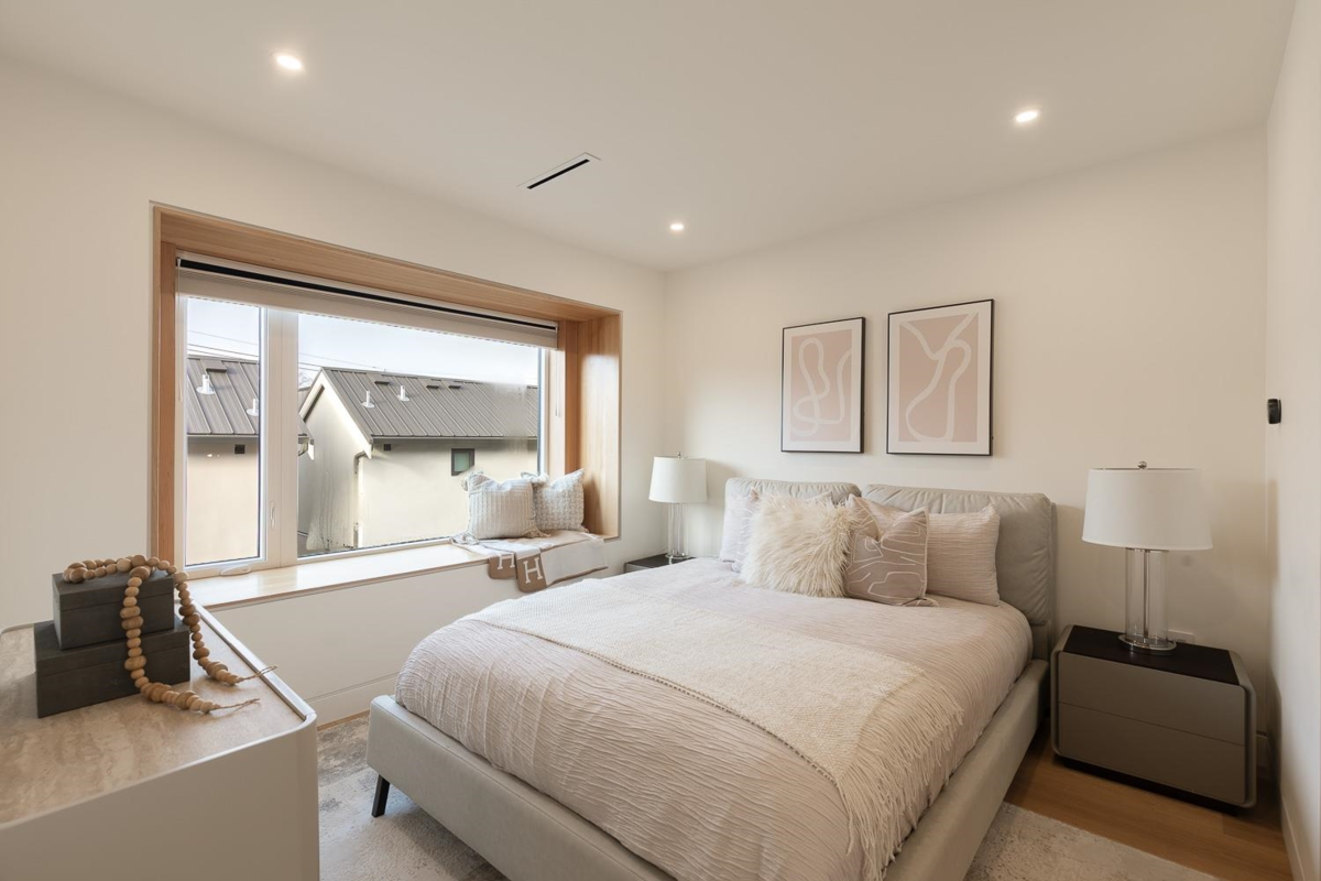 Hallway Photo of 4717 Lanark Street, Vancouver, BC