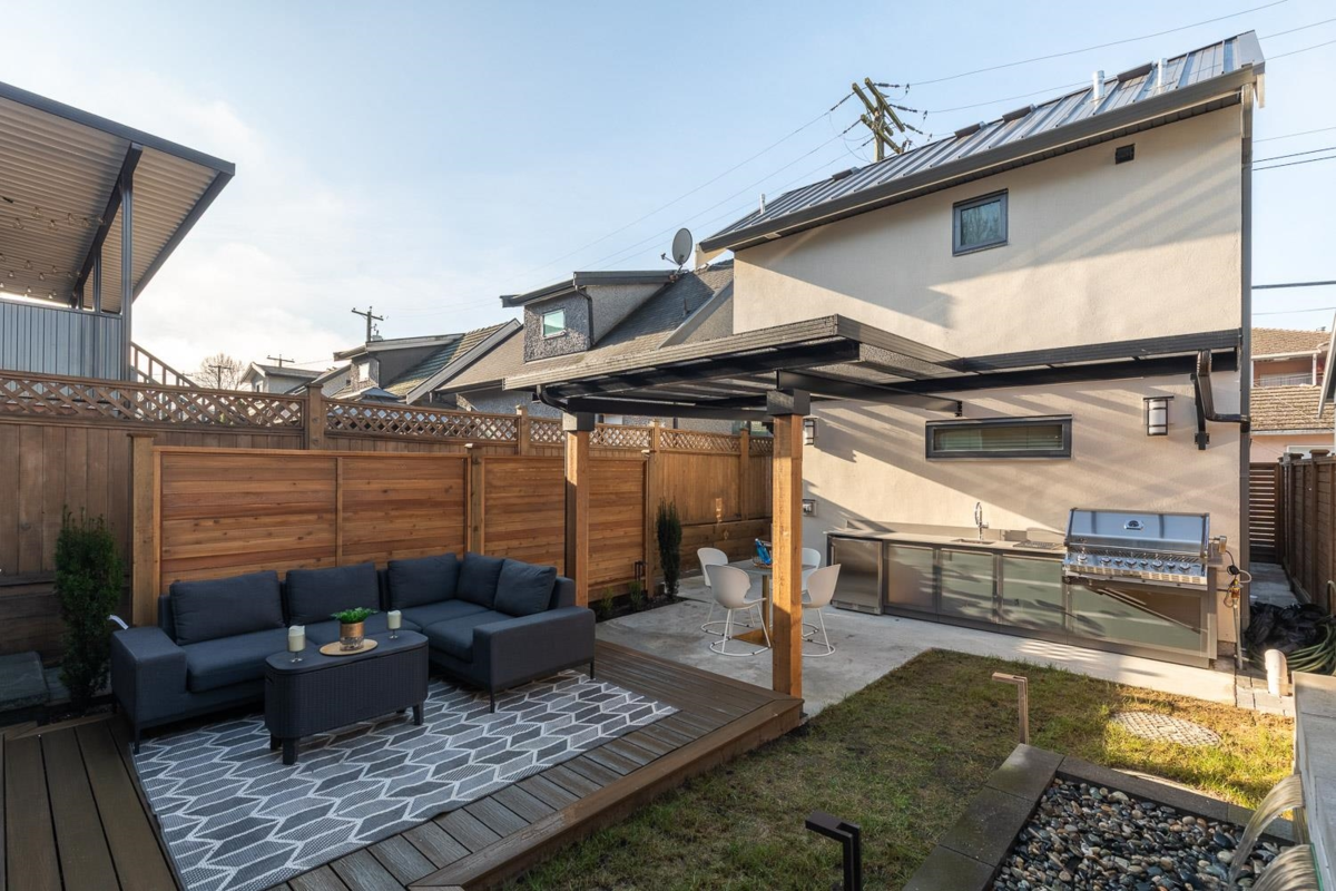 Hot Tub / Spa Photo of 4717 Lanark Street, Vancouver, BC