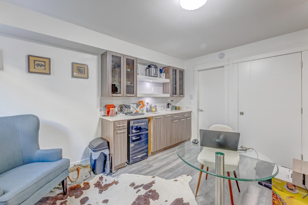 Entry Foyer Photo of 3 1526 Grant Avenue, Port Coquitlam, BC