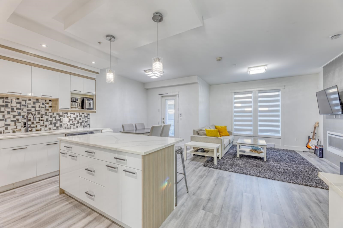 Family Room Photo of 3 1526 Grant Avenue, Port Coquitlam, BC