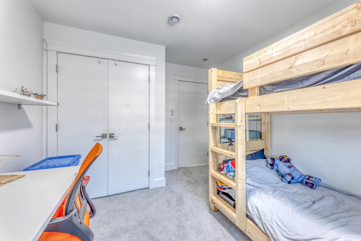 Powder Room Photo of 3 1526 Grant Avenue, Port Coquitlam, BC