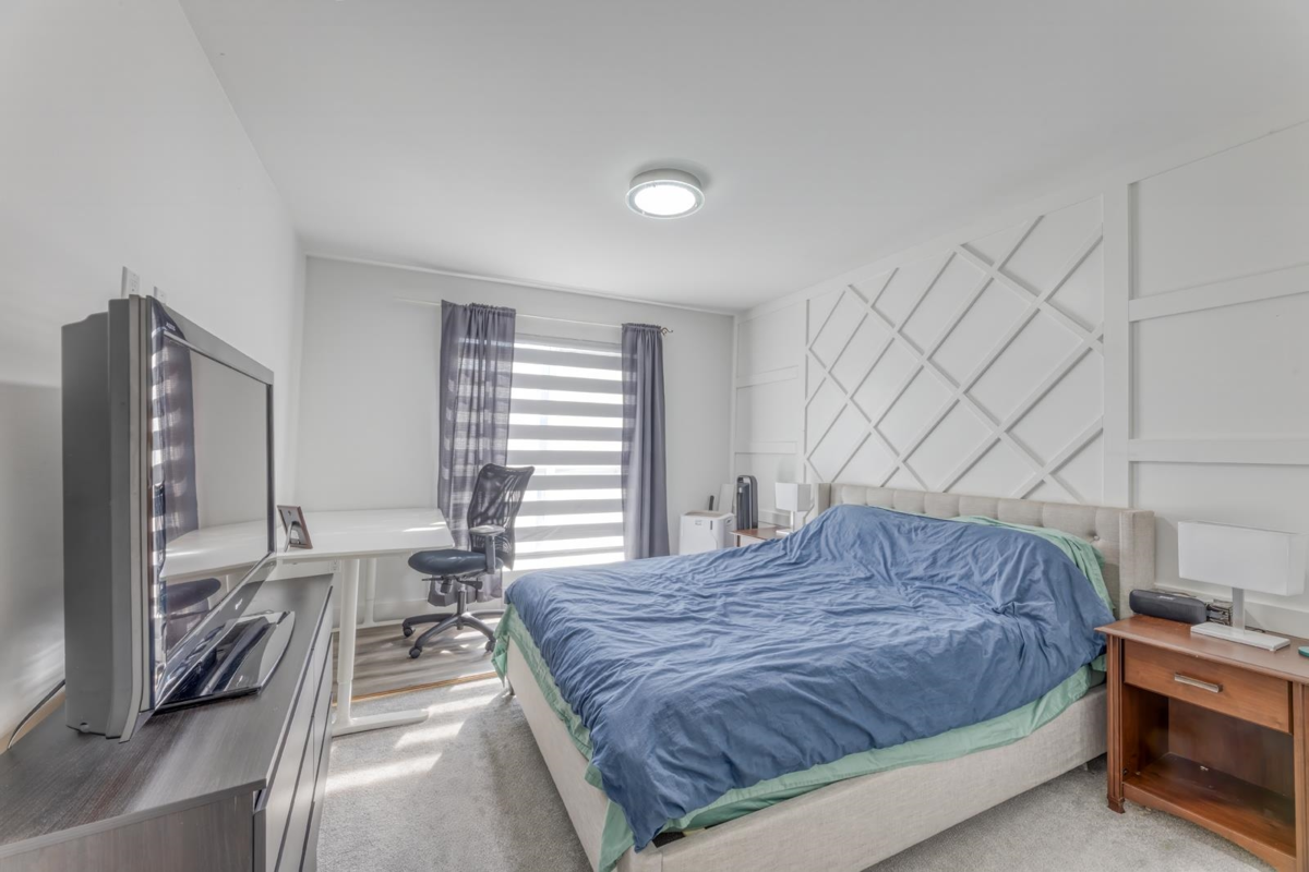 Walk-In Closet Photo of 3 1526 Grant Avenue, Port Coquitlam, BC