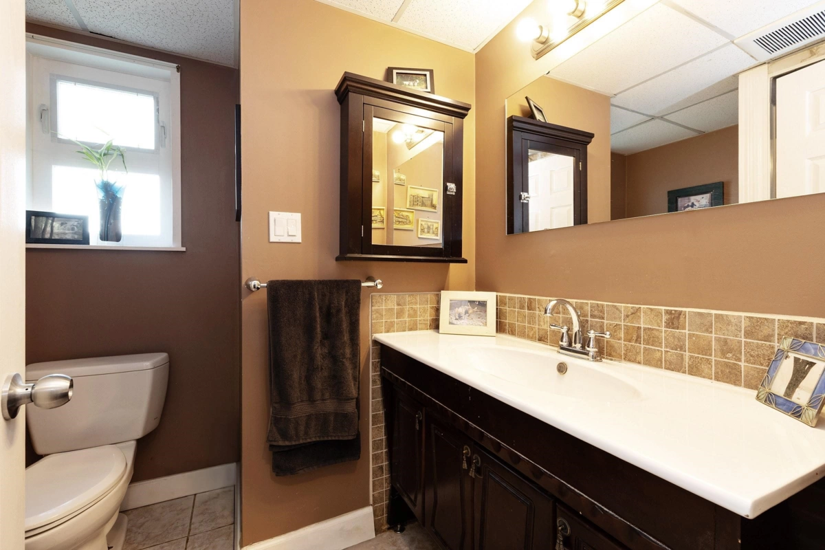 Hallway Photo of 9971 Swansea Drive, Richmond, BC