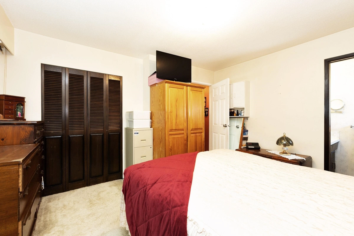 Walk-In Closet Photo of 9971 Swansea Drive, Richmond, BC