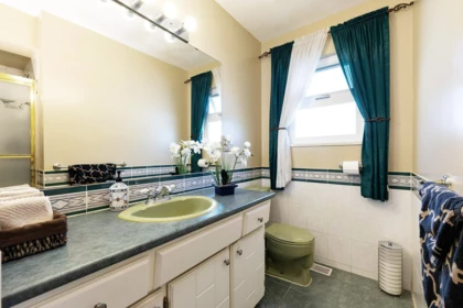 Guest Bathroom Photo of 9971 Swansea Drive, Richmond, BC