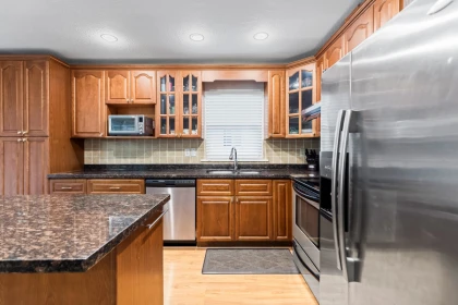Kitchen Island Photo of 20783 51b Avenue, Langley, BC
