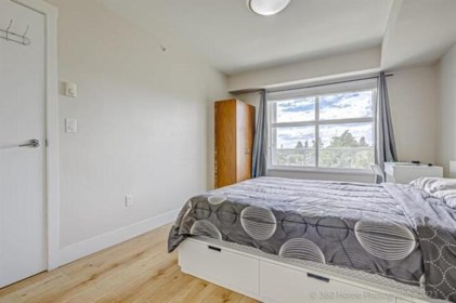 Kitchen Photo of 403 7445 120 Street, Delta, BC