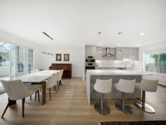 16 838 Tobruck Avenue, North Vancouver, BC