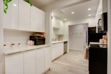 105 1544 Fir Street, White Rock, BC, White Rock — 1 bed apartment/condo for sale