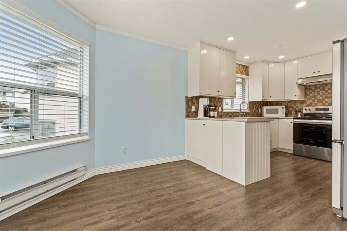 Breakfast Nook Photo of 24 3380 Gladwin Road, Abbotsford, BC