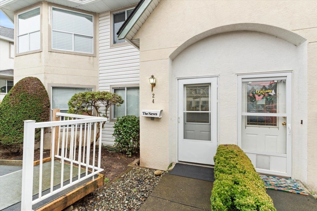 Front Yard Photo of 24 3380 Gladwin Road, Abbotsford, BC