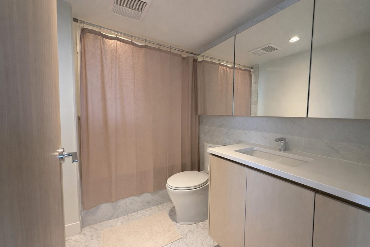Primary Bathroom Photo of 1503 3300 Ketcheson Road, Richmond, BC