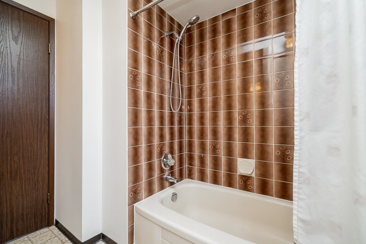 Entry Foyer Photo of 8241 Brynlor Drive, Burnaby, BC