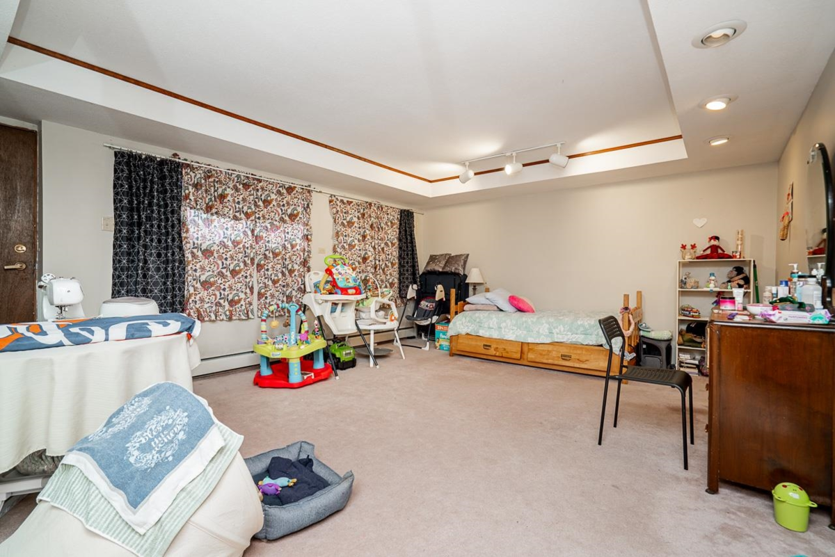 Garden / Landscaping Photo of 8241 Brynlor Drive, Burnaby, BC