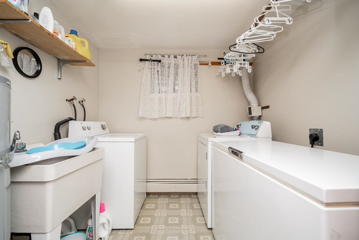 Hot Tub / Spa Photo of 8241 Brynlor Drive, Burnaby, BC