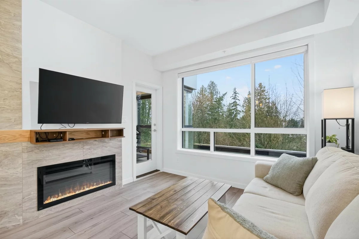 Breakfast Nook Photo of 115 11641 227 Street, Maple Ridge, BC