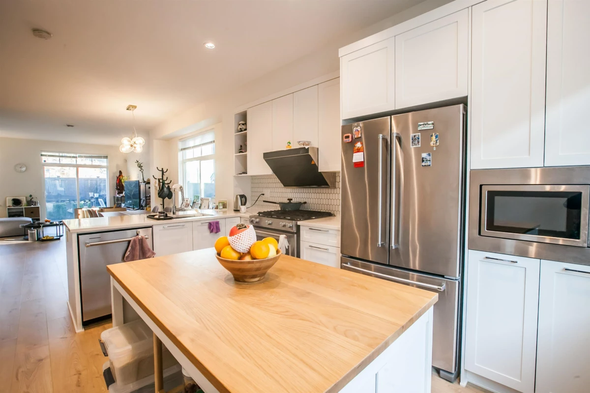 Kitchen Island Photo of 134 3565 Baycrest Avenue, Coquitlam, BC