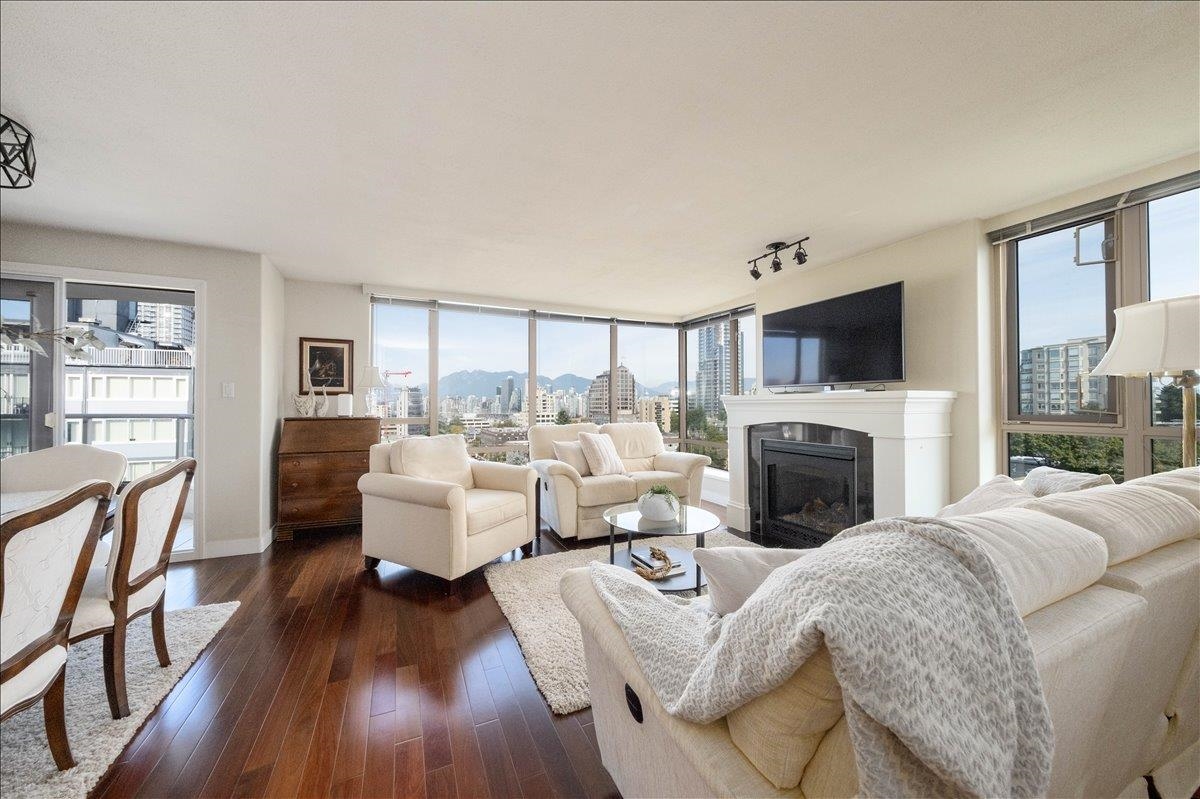 Dining Area Photo of 802 1405 W 12th Avenue, Vancouver, BC