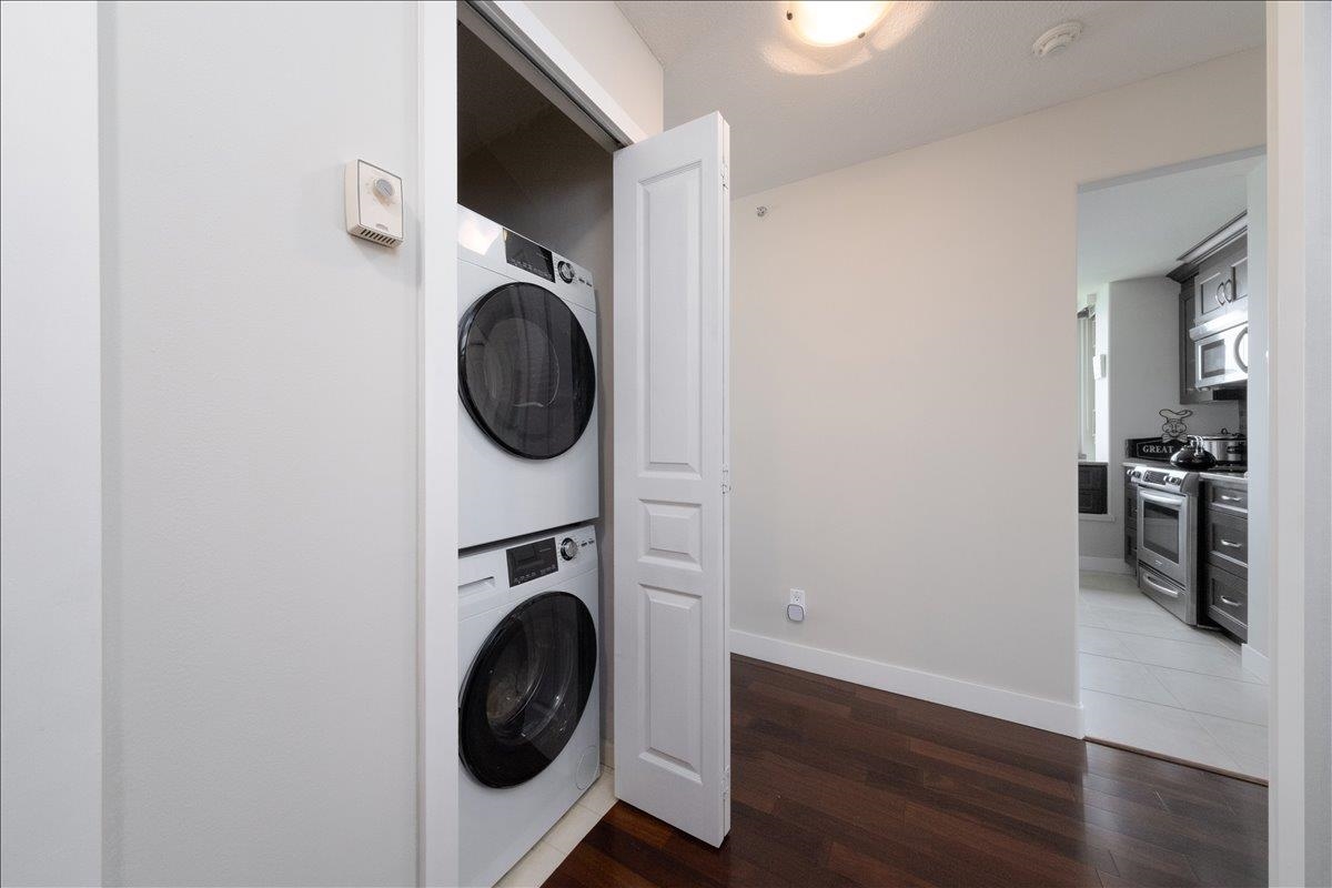 Hallway Photo of 802 1405 W 12th Avenue, Vancouver, BC