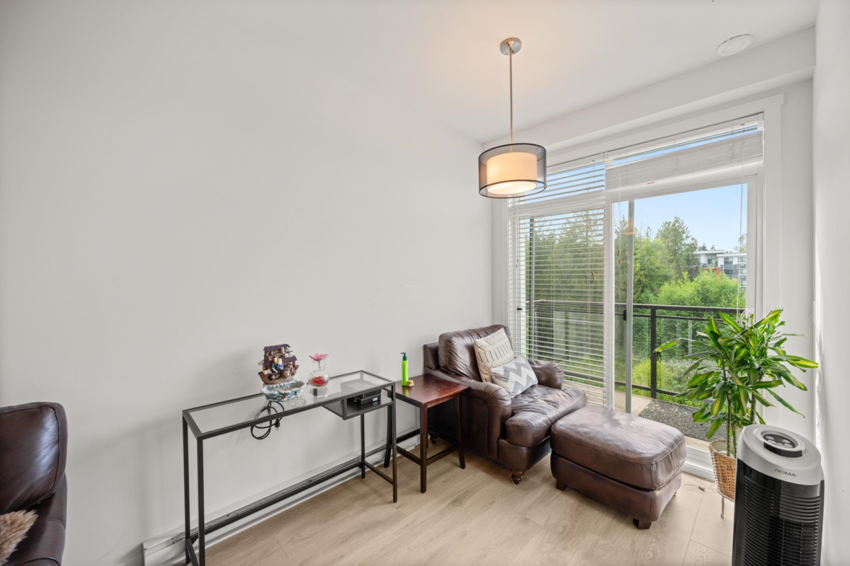 Dining Area Photo of 424 5415 Brydon Crescent, Langley, BC