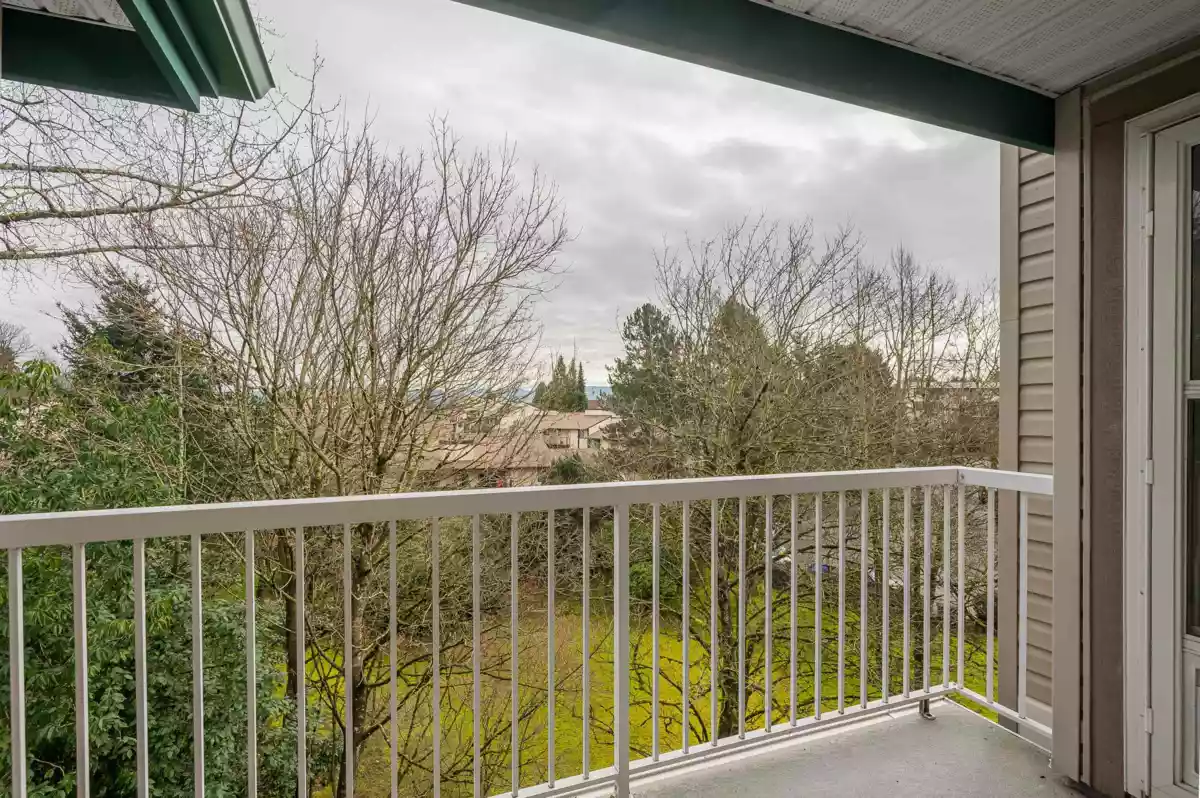Staircase Photo of 408 2963 Nelson Place, Abbotsford, BC