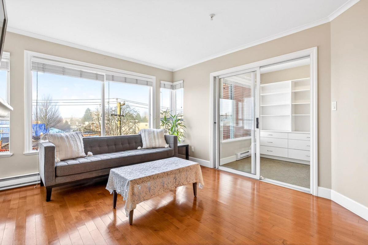 Powder Room Photo of 406 2103 W 45th Avenue, Vancouver, BC