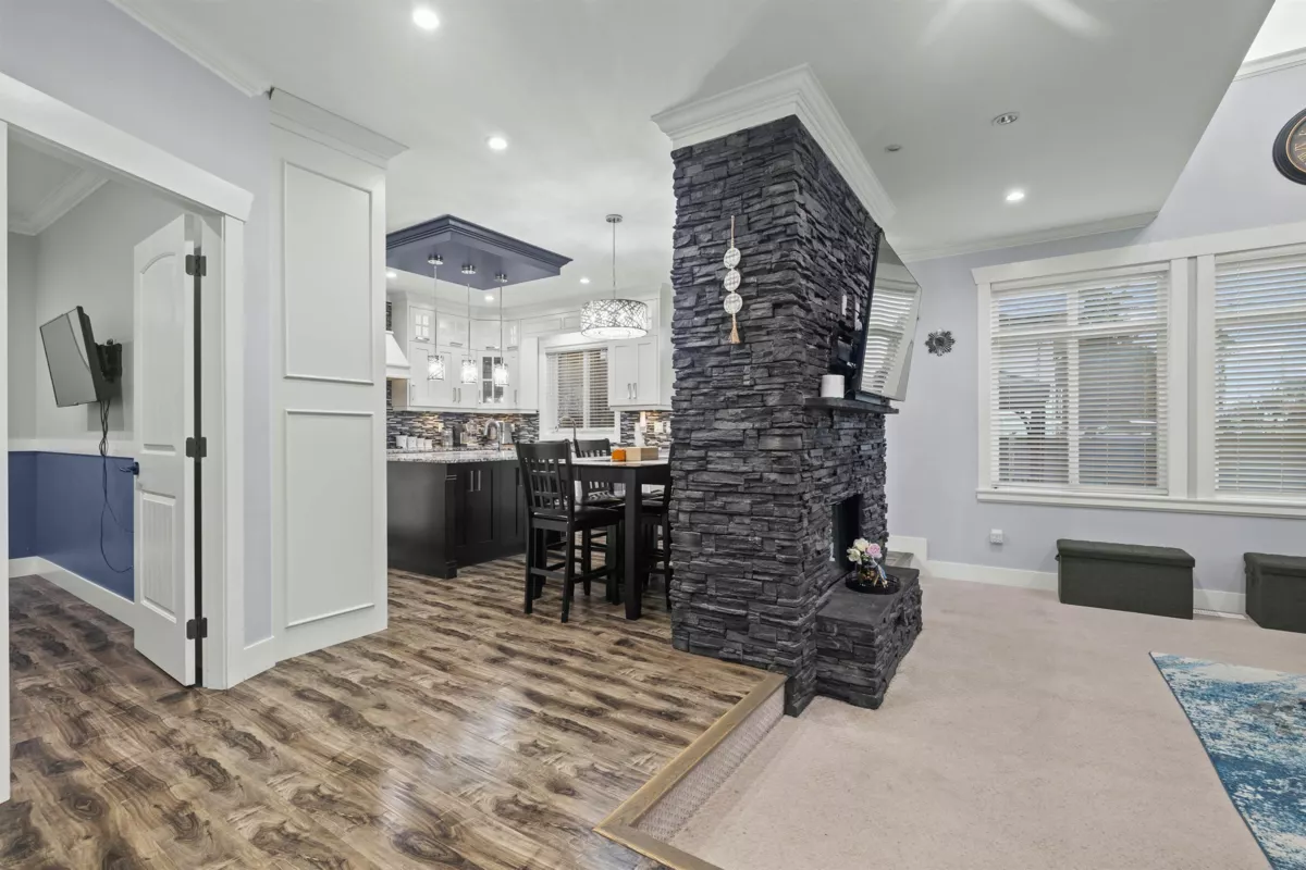 Dining Area Photo of 2012 Beaver Street, Abbotsford, BC