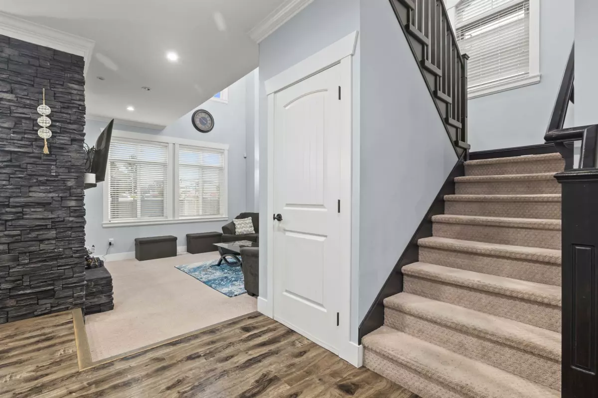 Family Room Photo of 2012 Beaver Street, Abbotsford, BC