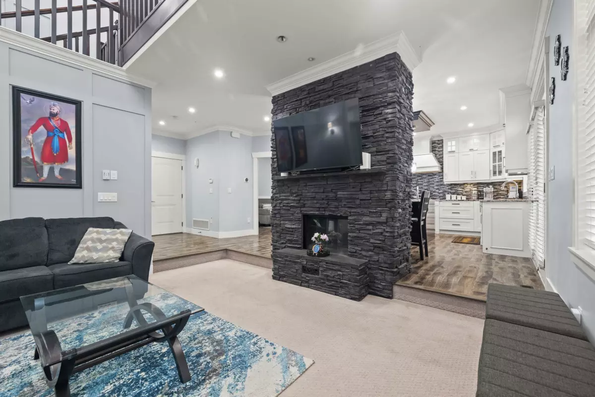 Kitchen Photo of 2012 Beaver Street, Abbotsford, BC