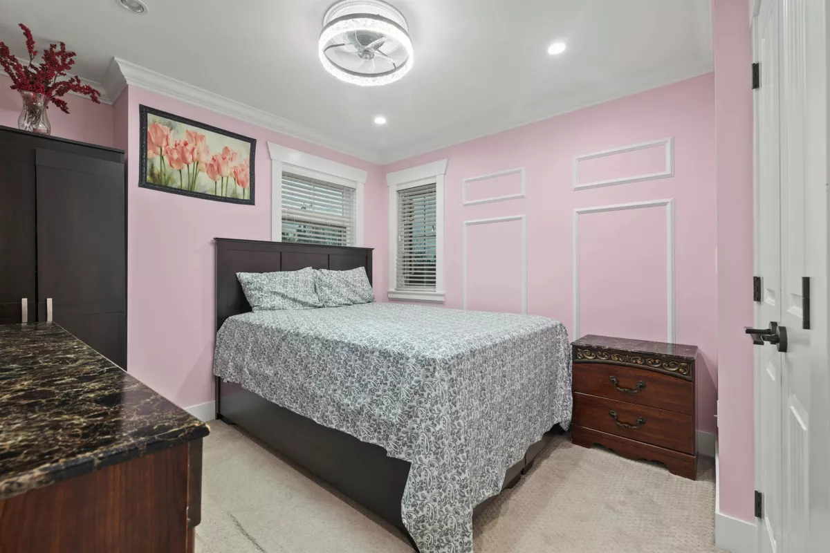 Loft / Bonus Room Photo of 2012 Beaver Street, Abbotsford, BC