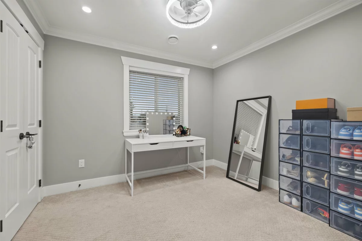 Mudroom Photo of 2012 Beaver Street, Abbotsford, BC