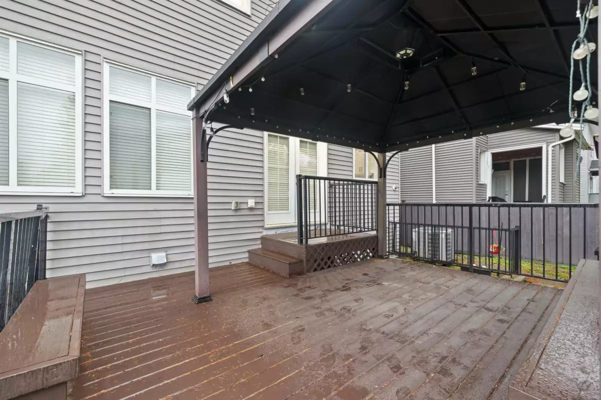 Staircase Photo of 2012 Beaver Street, Abbotsford, BC