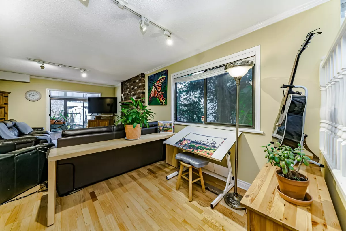 Powder Room Photo of 1265 Lynwood Avenue, Port Coquitlam, BC