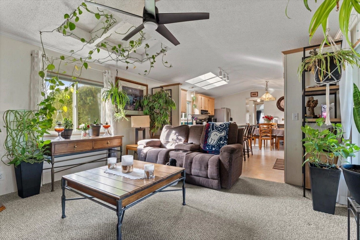 Dining Area Photo of 33 45715 Alma Avenue, Chilliwack, BC