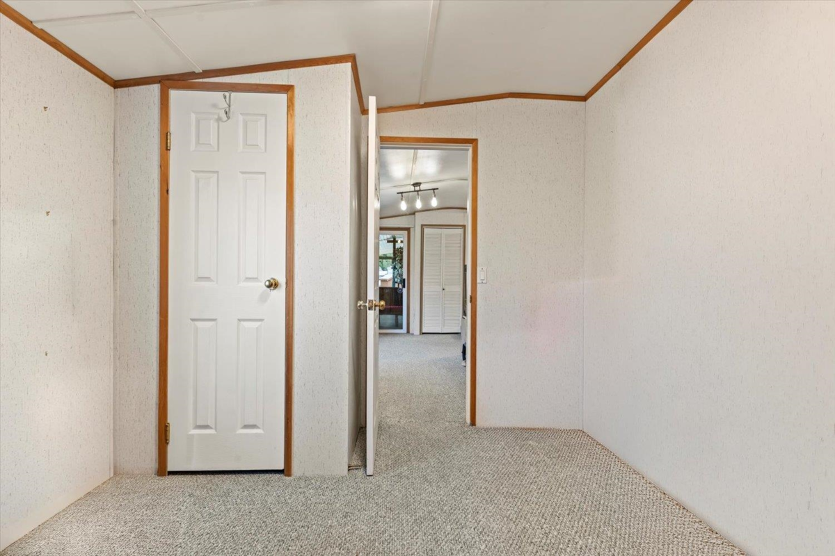 Garage Interior Photo of 33 45715 Alma Avenue, Chilliwack, BC