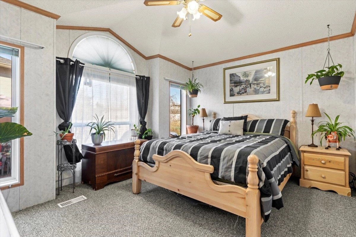 Guest Bathroom Photo of 33 45715 Alma Avenue, Chilliwack, BC