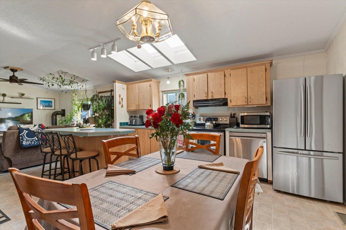 Primary Bathroom Photo of 33 45715 Alma Avenue, Chilliwack, BC