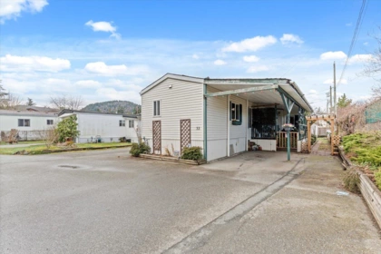 Front exterior of 33 45715 Alma Avenue, Chilliwack, BC