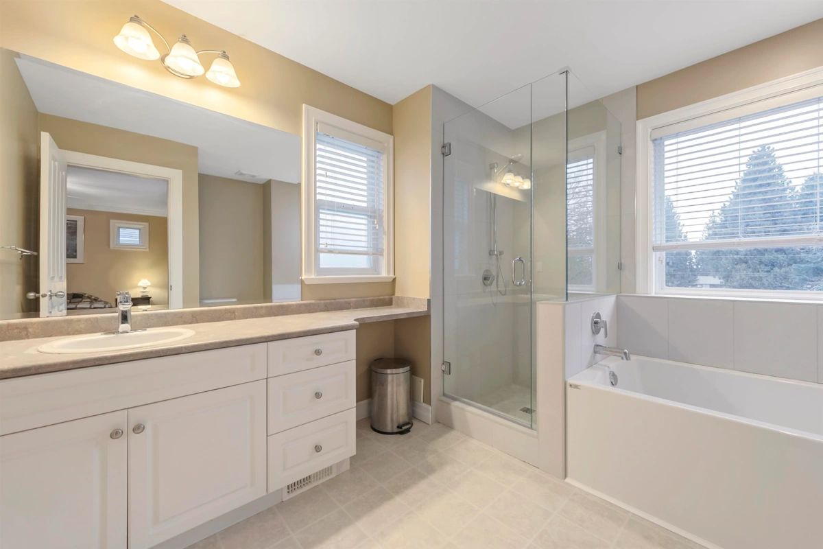 Basement Recreation Room Photo of 14731 59a Avenue, Surrey, BC