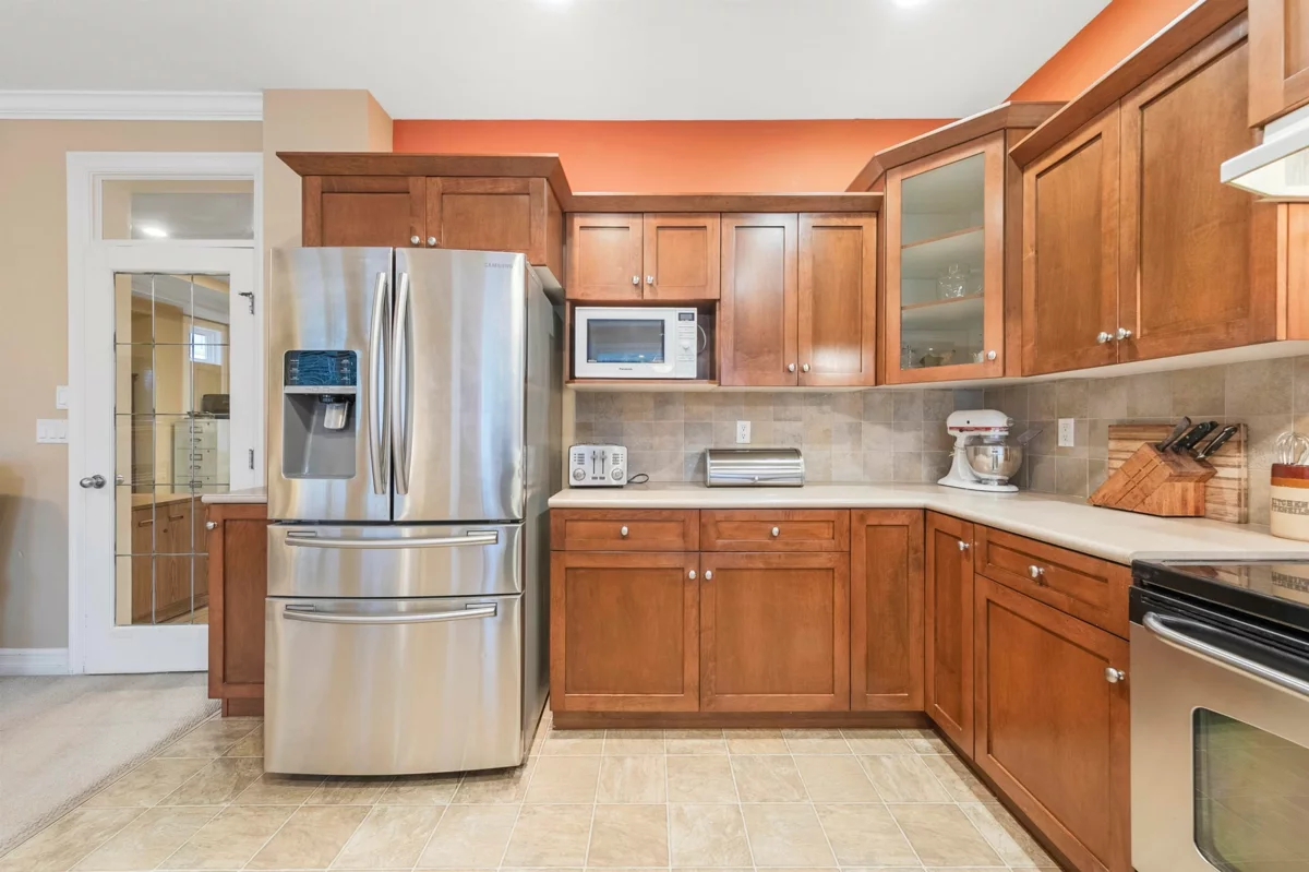 Breakfast Nook Photo of 14731 59a Avenue, Surrey, BC