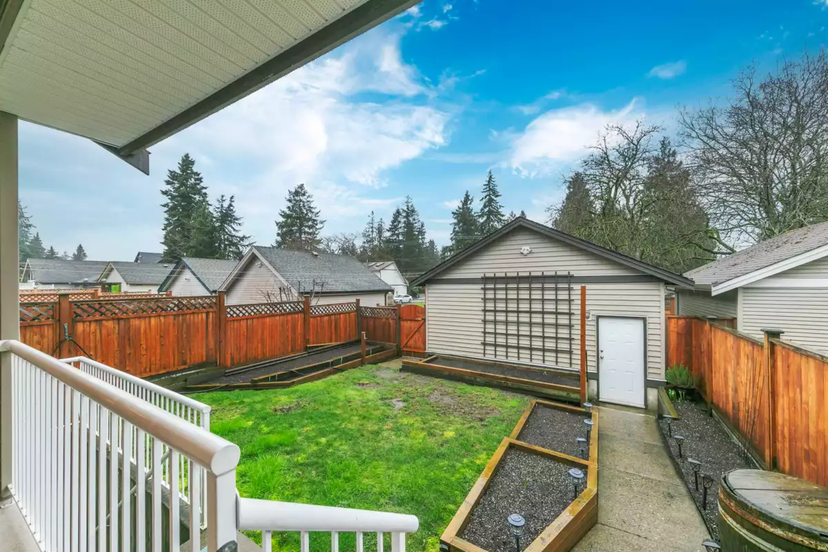 Guest Bathroom Photo of 14731 59a Avenue, Surrey, BC