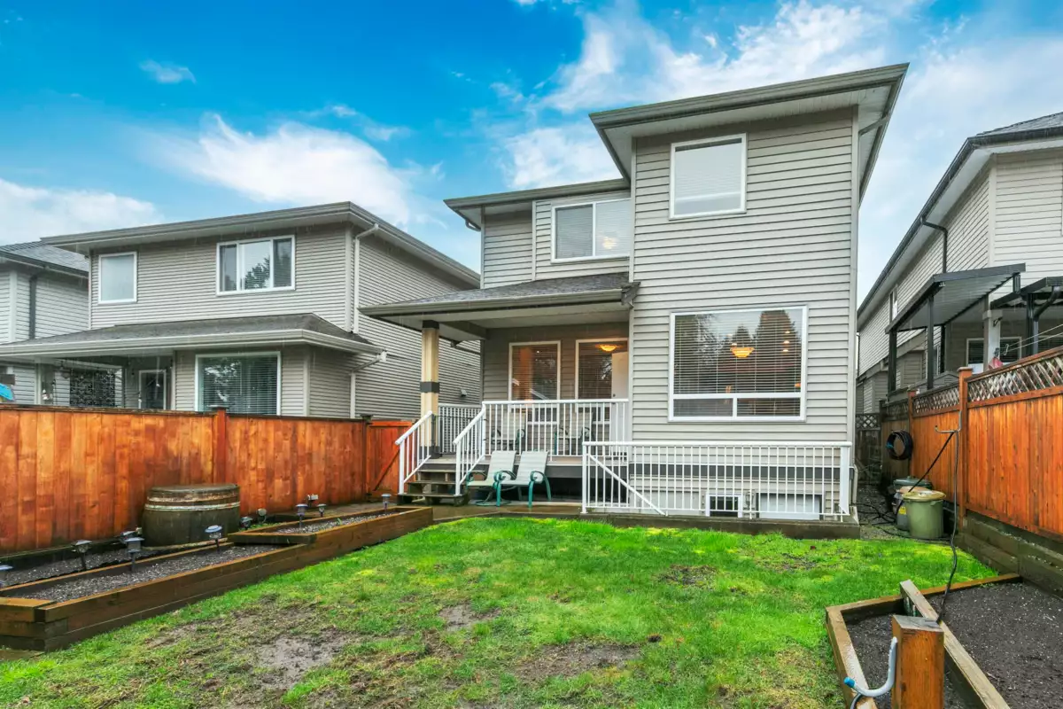 Powder Room Photo of 14731 59a Avenue, Surrey, BC