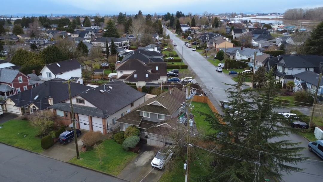 Hot Tub / Spa Photo of 4645 46a Street, Delta, BC