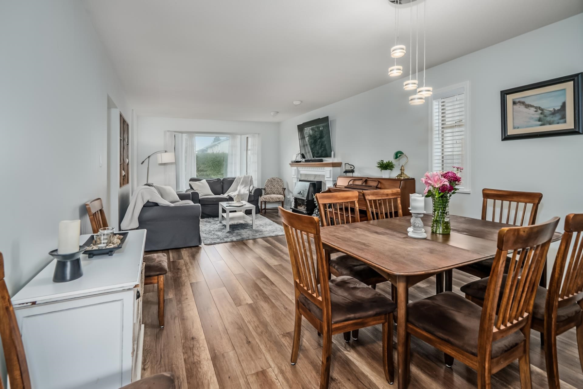 Kitchen Island Photo of 4645 46a Street, Delta, BC
