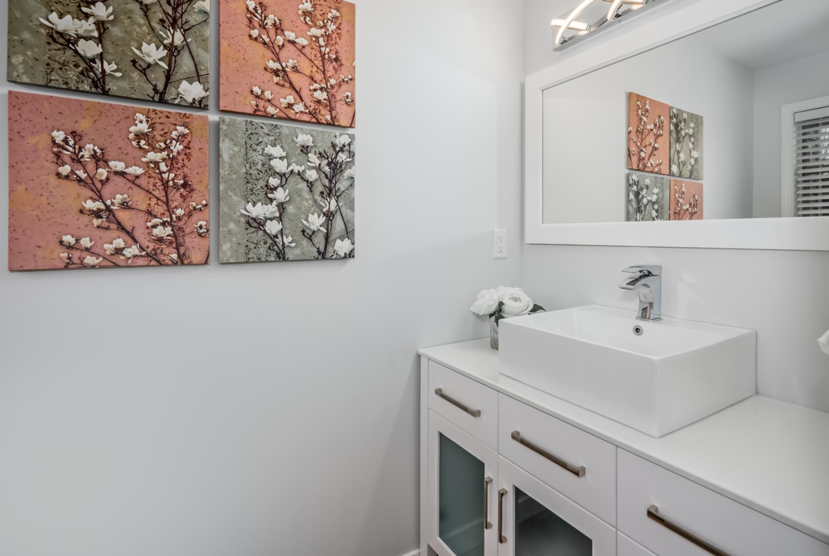 Laundry Room Photo of 4645 46a Street, Delta, BC