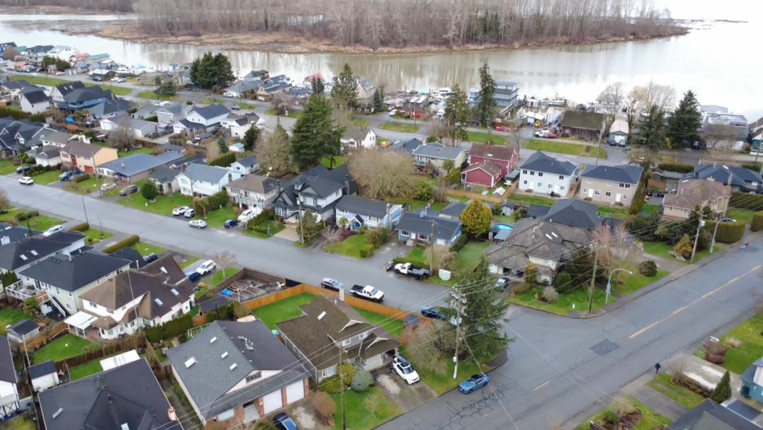 Outdoor Kitchen Photo of 4645 46a Street, Delta, BC
