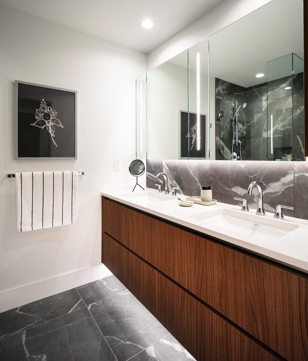 Garden / Landscaping Photo of 717 North Road, Coquitlam, BC