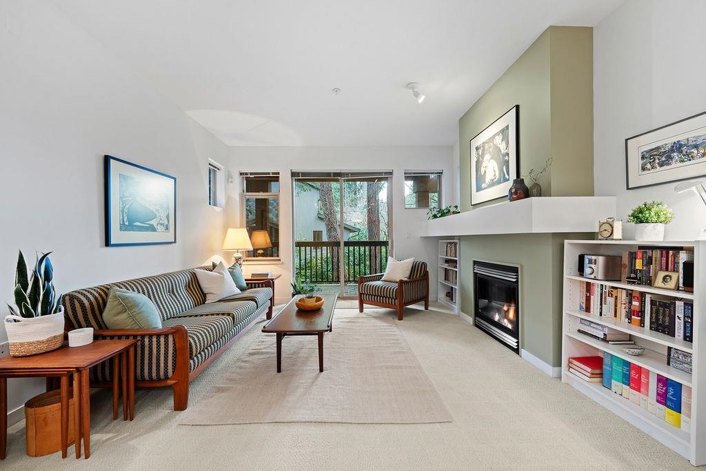 Kitchen Photo of 106 3125 Capilano Crescent, North Vancouver, BC